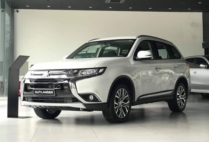 Mitsubishi Outlander giảm giá gần 150 triệu xả hàng tồn